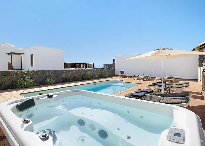 Вилла Jeamir I *