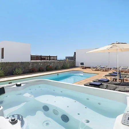 Villa Jeamir I *